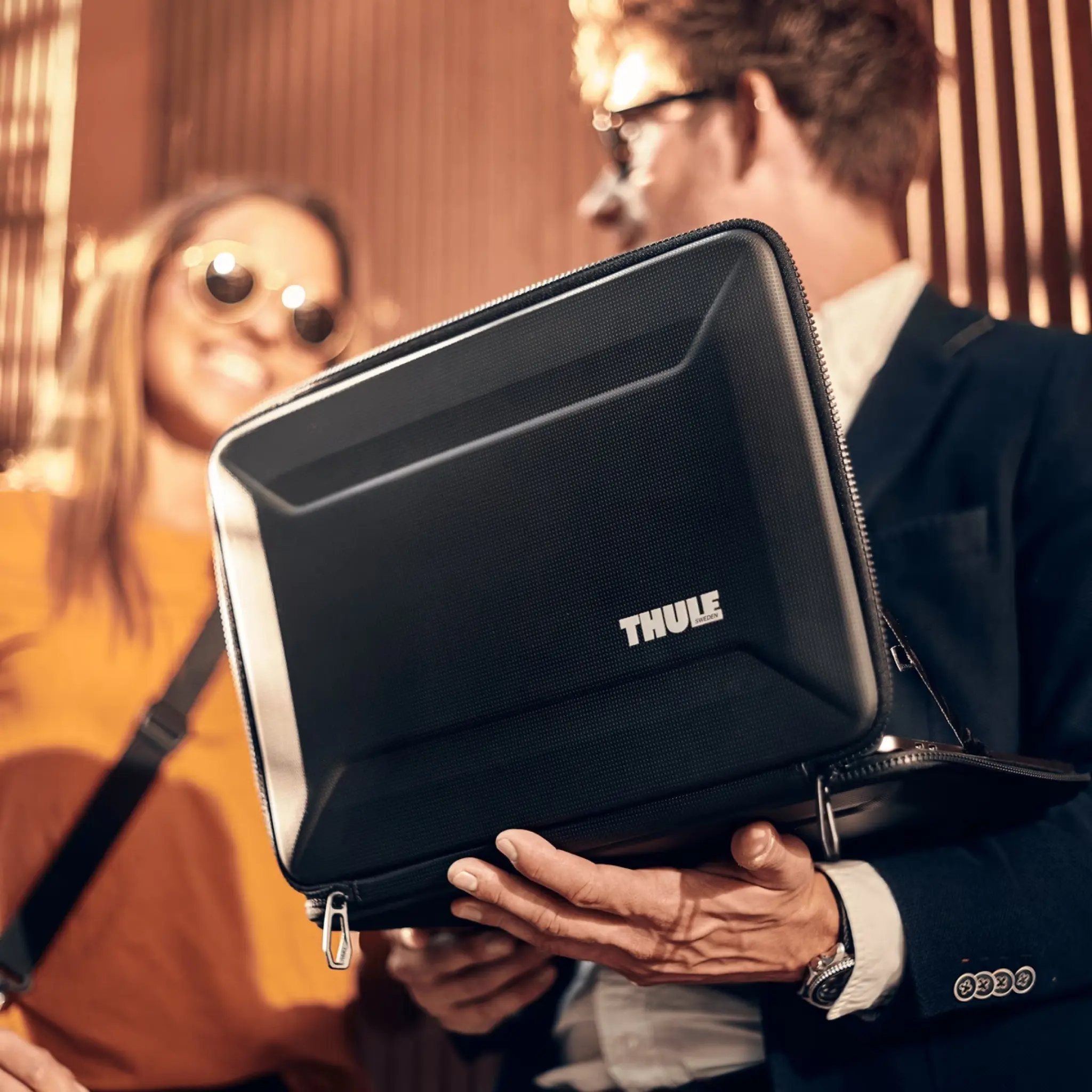 Thule Gauntlet Sleeve MacBook® Pro 14". Svart