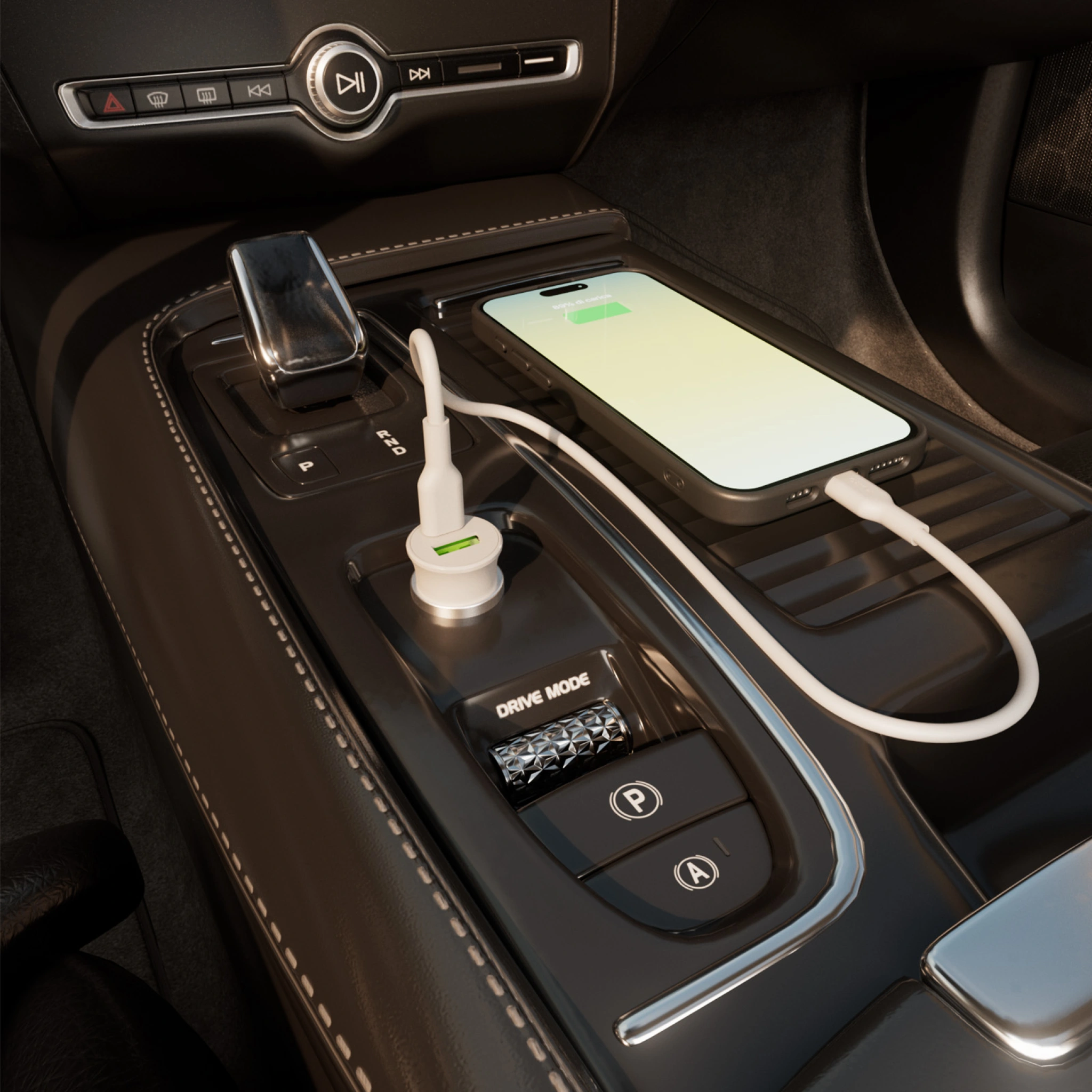 PURO Pro Lite billaddare med 1 USB-A-port och 1 USB-C-port. Vit färg